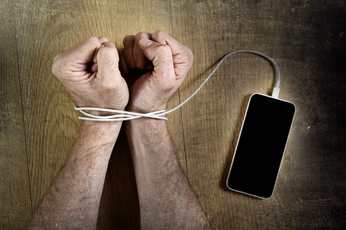 Экстремизм в интернете: как в России начали наказывать за репосты и «лайки»