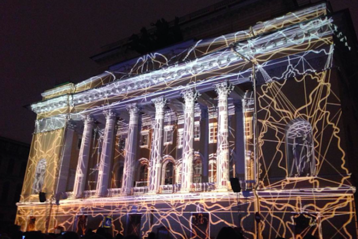 Как на Фестивале света заговорил памятник Екатерине II: десять видео с 3D-мэппинга