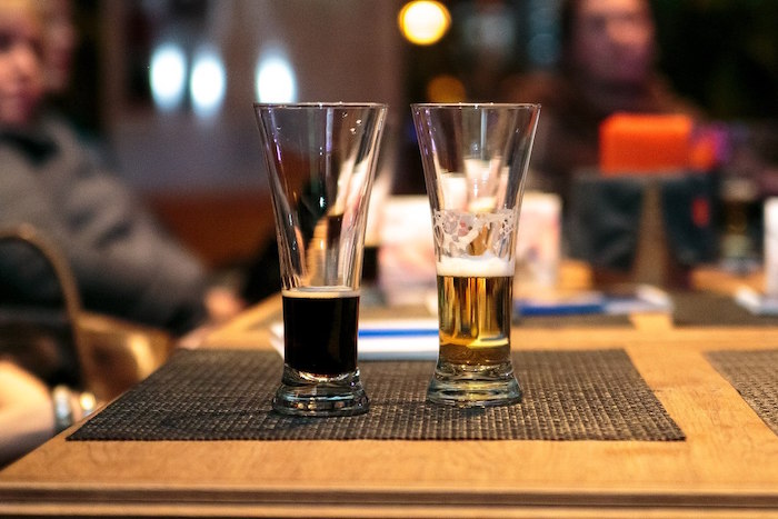 Как заказать крафтовое пиво в баре, если ничего не знаешь о брожении солода и единицах горечи?