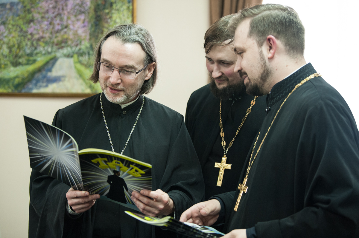 Священник из Выборга, написавший комикс-пособие про церковь, рассказывает о своей идее, православной молодежи и любви к фильмам «Марвел»
