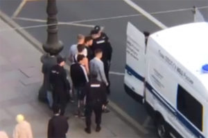 На Невском проспекте, предположительно, задержали промоутеров Hangetsu Tea. Сегодня чайный магазин закрыт. Что известно о ситуации