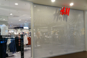 В «Галерее» откроется обновленный магазин H&#038;M. Там расскажут о сборе ненужных вещей и помогут создать уникальный дизайн для своей одежды