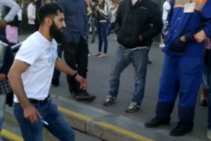 Полиция отпустила под подписку о невыезде подозреваемого в нападении с ножом на борцов с нелегальной торговлей у «Проспекта Большевиков»