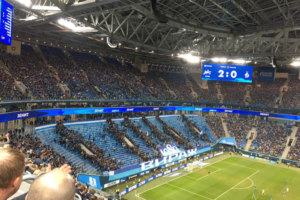 Комментаторам «Матч ТВ» запретили обсуждать протесты болельщиков против агрессии силовиков, пишет «Медуза»