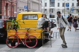 За порядком на Рубинштейна теперь следит союз владельцев баров: они наняли ЧОП и запустили «горячую линию». Но местные жители считают, что это не защитит их права