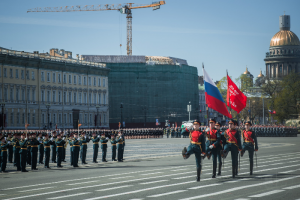 Власти призвали петербуржцев ходить по улицам в масках на праздновании 9 Мая