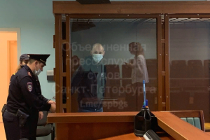 Суд в Петербурге приговорил к пожизненному заключению сообщника участкового, который 5 лет убивал людей ради квартир