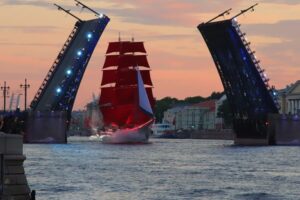 Главное об ограничениях из-за «Алых парусов» 24 июня в Петербурге: мосты, метро и алкоголь