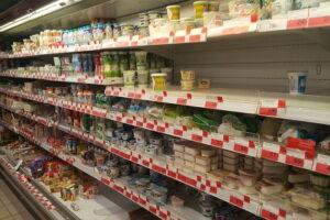 Продуктовая корзина в Петербурге и Ленобласти подорожала — впервые за пять месяцев