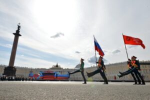 Без авиации, но с салютом. Как в Петербурге пройдет 9 Мая, какие улицы перекроют и как власти обеспечат безопасность