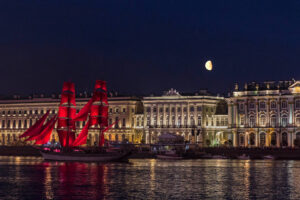 41 млн рублей и 500 выпускников из Мариуполя. Как Петербург готовится к «Алым парусам — 2023»