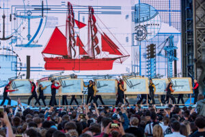 Яхта с алыми парусами в Мариуполе, «отмена» Темниковой и SHAMAN. Главное об «Алых парусах», которые пройдут в Петербурге в ночь на 25 июня