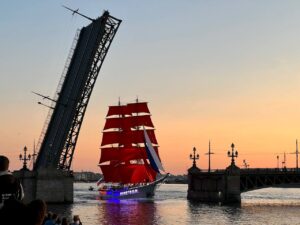 С 18 июня Троицкий мост будут перекрывать каждый день. Это связано с подготовкой к «Алым парусам»