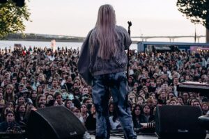 Обеднела, но не исчезла. Как музыкальную сцену Петербурга изменили война, репрессии и эмиграция