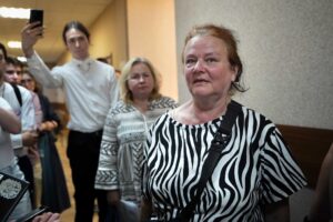 Правозащитница Елена Попова помогла избежать военной службы тысячам людей. Теперь на нее завели дело о «фейках» про российскую армию. Главное