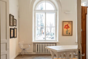 Где в Петербурге можно бесплатно посмотреть выставки? Вот 15 галерей — с двухдневными экспозициями, черно-белой фотографией и современным лубком