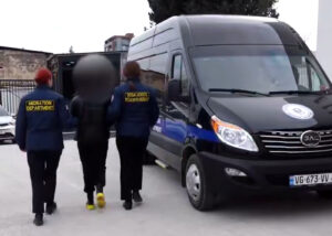 Еще 80 человек. Департамент миграции продолжает выдворять иностранцев