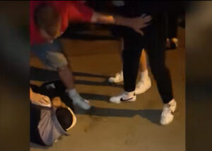 «Снимали избиение людей на видео» — новые обвинения предъявили несовершеннолетним, арестованным за убийство молодого учителя