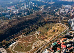 Часть Центрального парка на месте бывшего ипподрома в Тбилиси планируют открыть к концу года