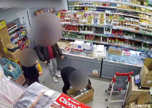 Несовершеннолетние задержаны по обвинению в ограблении супермаркетов