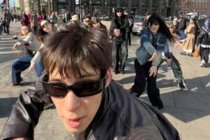 Этой весной Невский превратился в танцпол. Как петербуржцы танцуют на улицах, чтобы побороть страх и почувствовать свободу