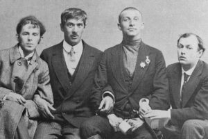 Как проходила мобилизация 100 лет назад. Рассказываем на примере одной фотографии и четырех друзей: Мандельштама, Чуковского, Анненкова и Лившица
