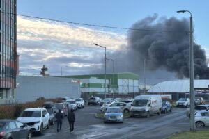 Массированная атака дронов на Петербург и Ленобласть. Под ударом — VK, нефтяной терминал и Ozon. Есть пострадавшие, один человек погиб